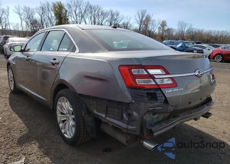 2013 Ford Taurus Limited z USA, uszkodzony, nr VIN 1FAHP2F82DG225658